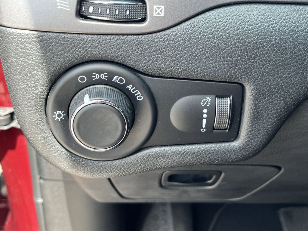 used 2021 Jeep Cherokee car, priced at $14,995