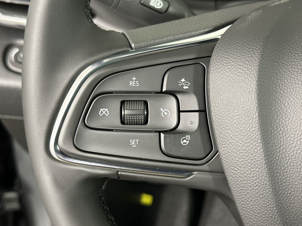 new 2025 Buick Envista car, priced at $27,375