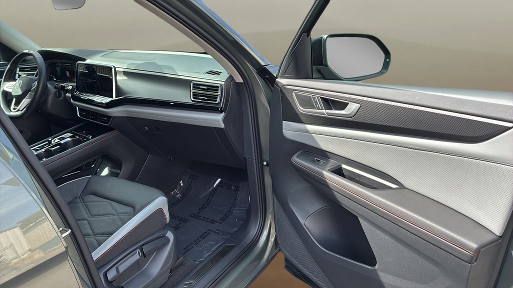 used 2024 Volkswagen Atlas car, priced at $39,400