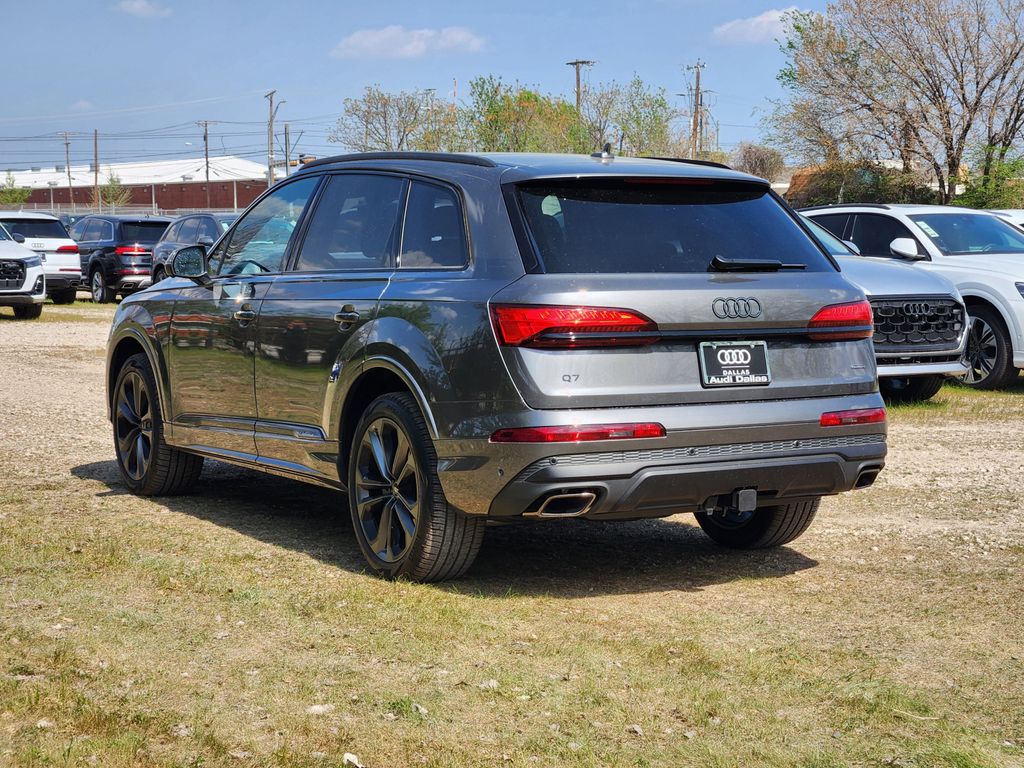 new 2025 Audi Q7 car, priced at $77,840