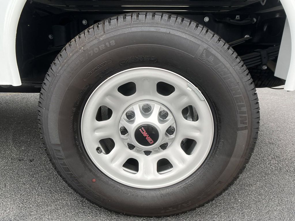 new 2024 GMC Sierra 3500HD car, priced at $42,678