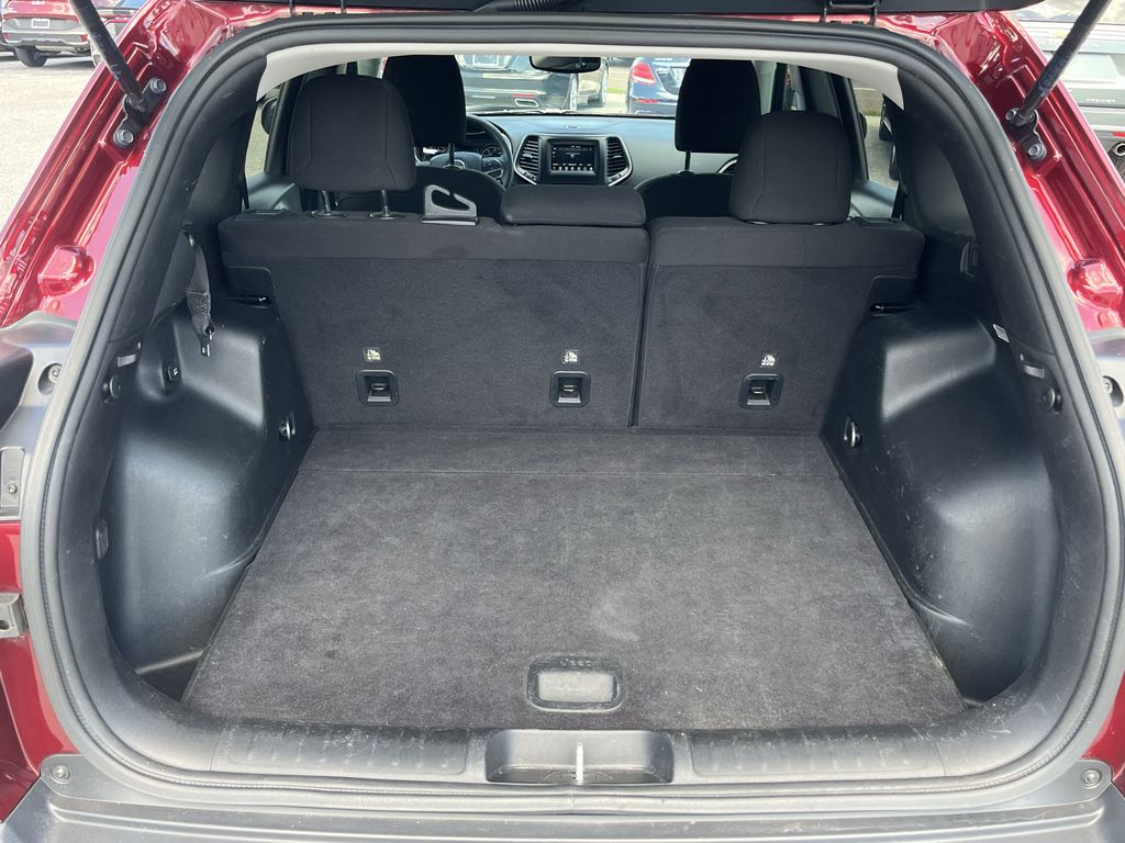used 2021 Jeep Cherokee car, priced at $14,995
