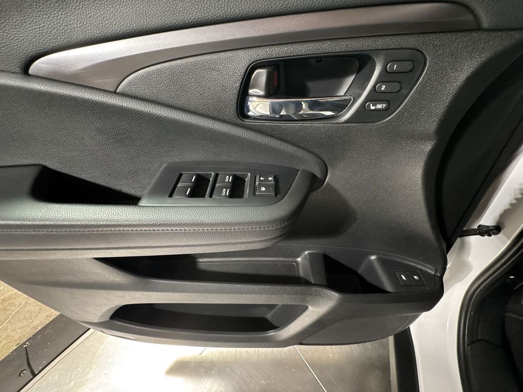 used 2022 Honda Pilot car, priced at $33,792