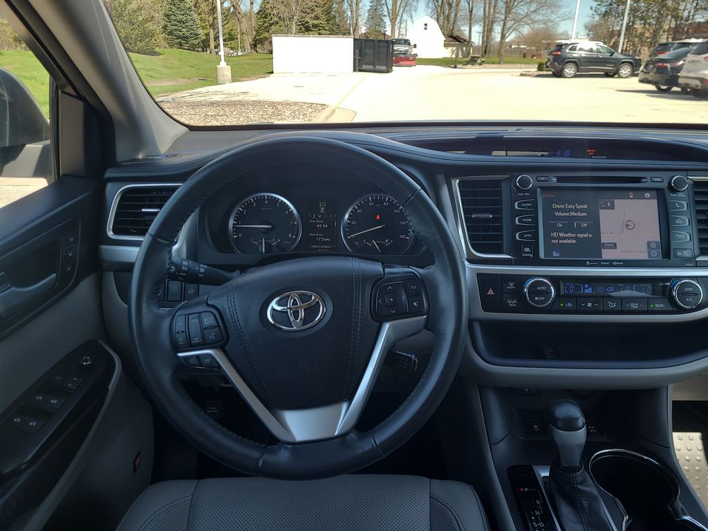 used 2016 Toyota Highlander car, priced at $24,978