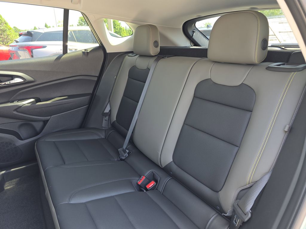 new 2025 Chevrolet Trax car, priced at $27,033