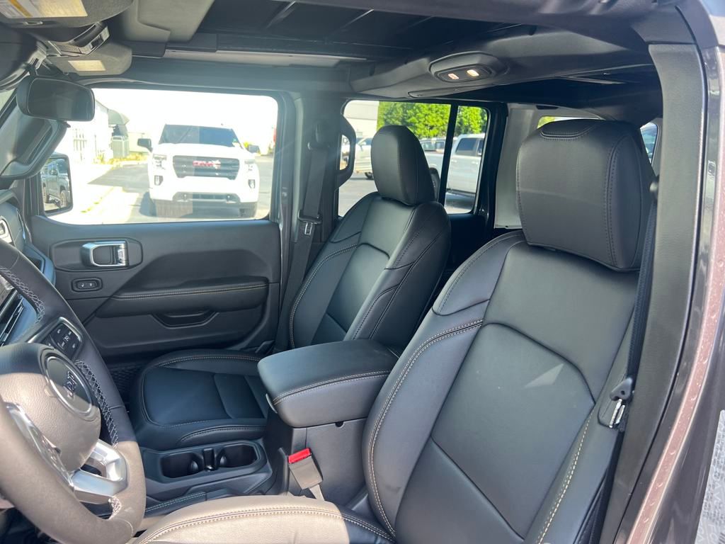 new 2025 Jeep Wrangler car, priced at $53,990