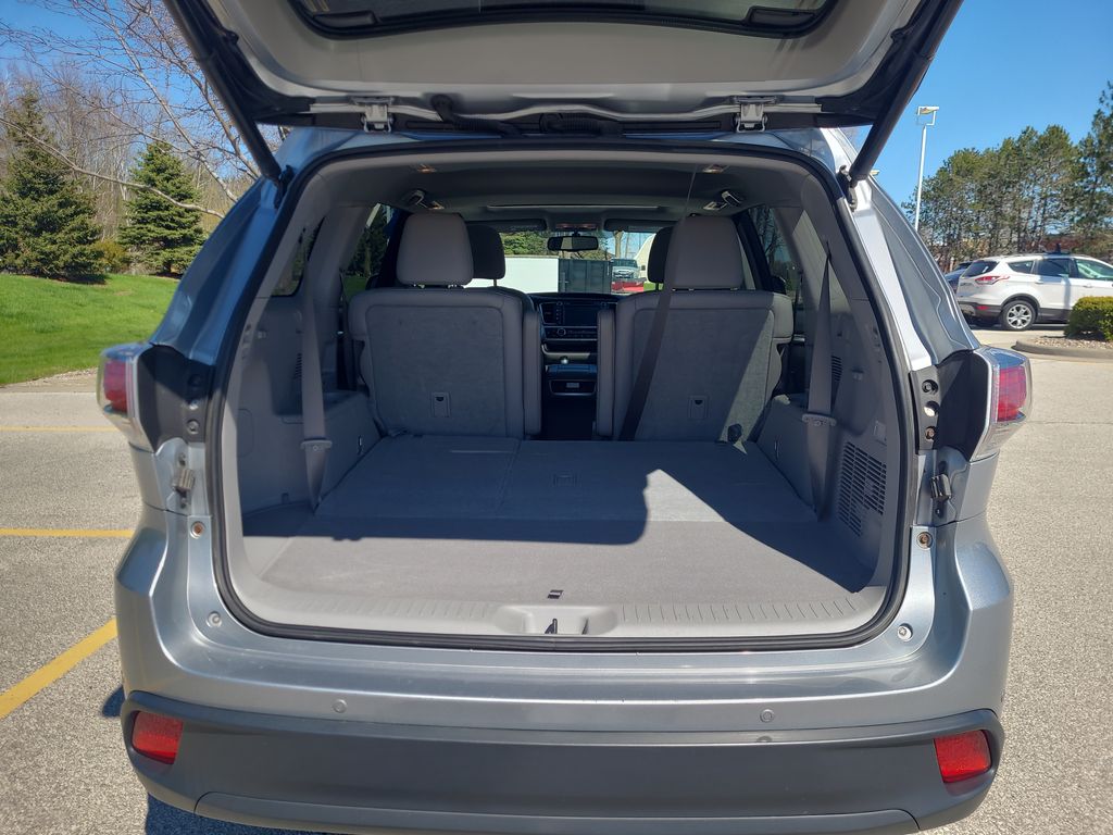 used 2016 Toyota Highlander car, priced at $24,978