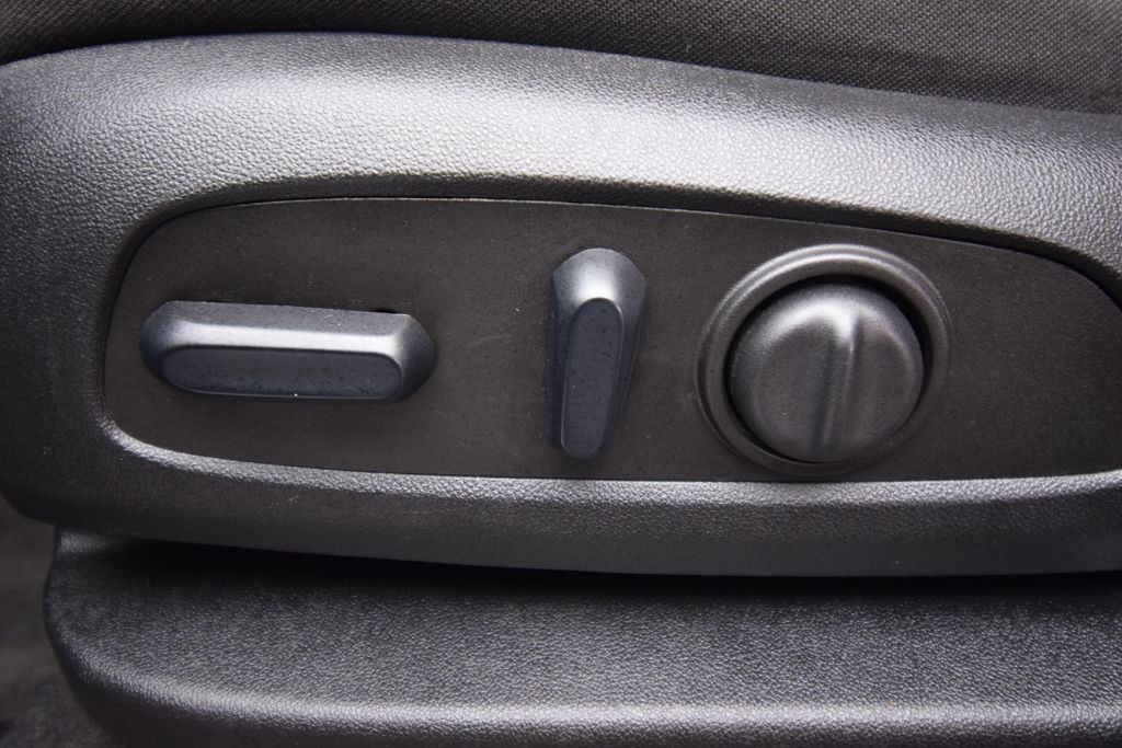 used 2024 Chevrolet Equinox car, priced at $22,300