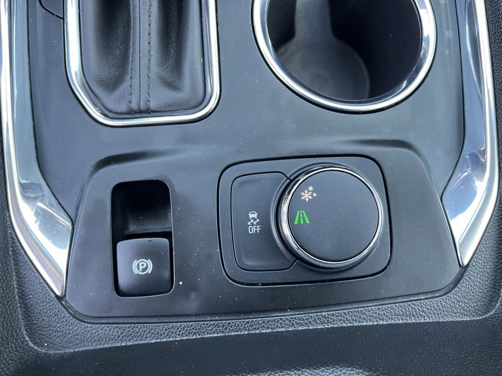 used 2018 Chevrolet Traverse car, priced at $10,992