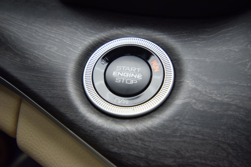new 2025 Jeep Grand Cherokee car, priced at $49,254