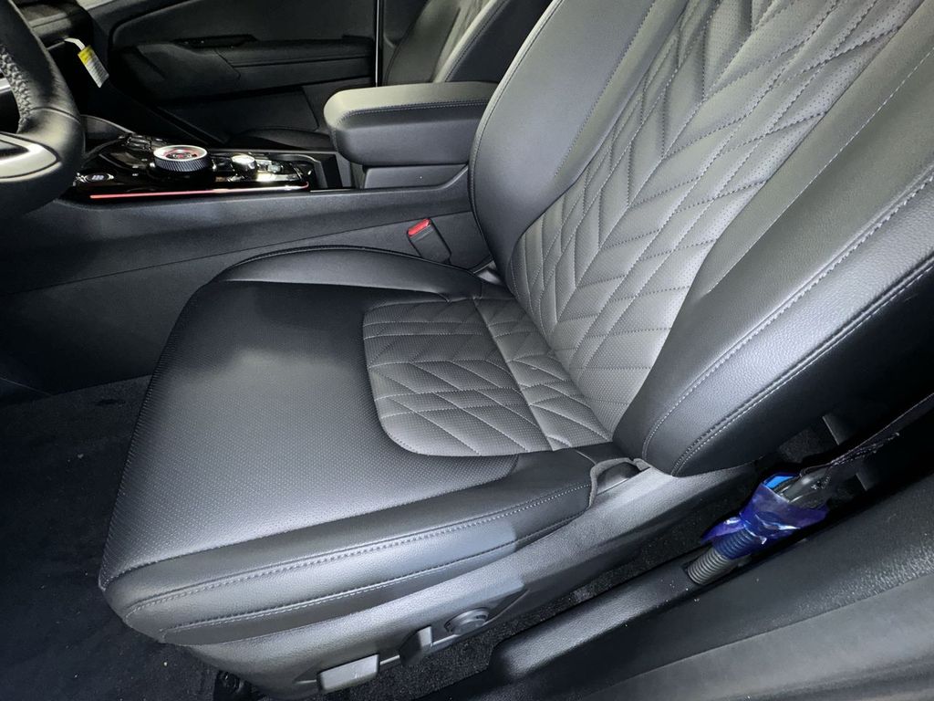 new 2025 Kia Sportage Plug-In Hybrid car, priced at $45,425
