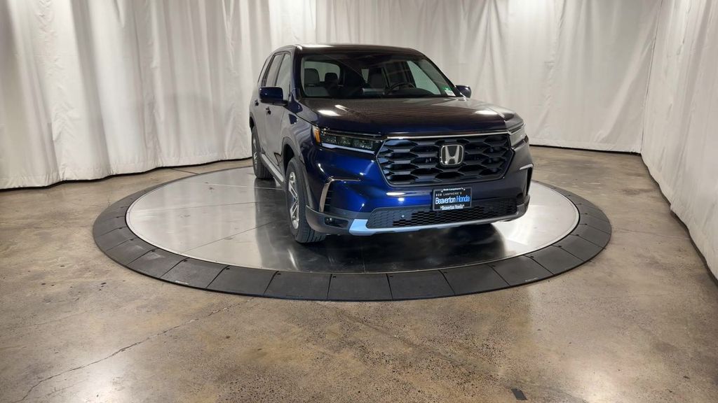 new 2025 Honda Pilot car, priced at $47,050