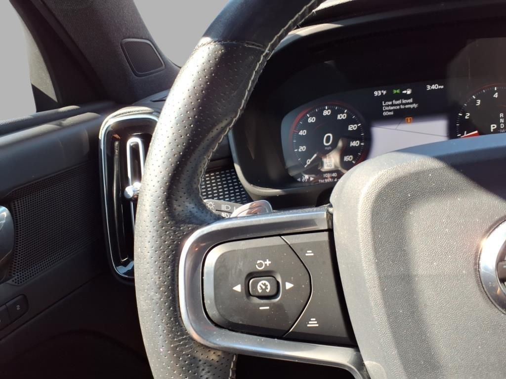 used 2019 Volvo XC40 car, priced at $18,111