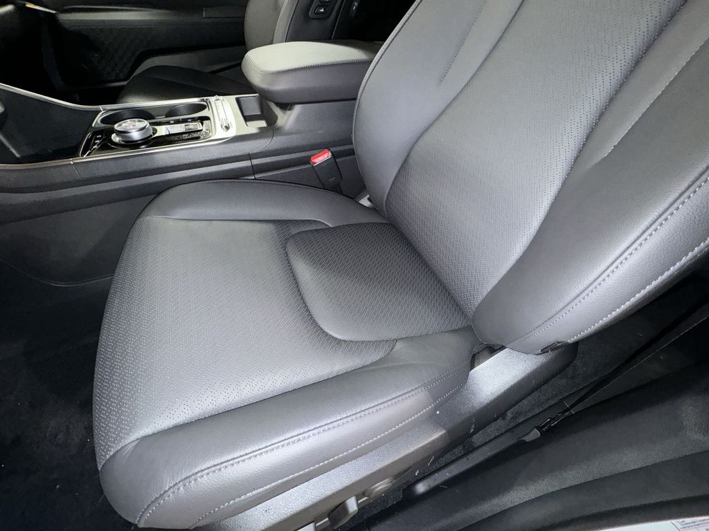 new 2025 Kia Carnival Hybrid car, priced at $50,640