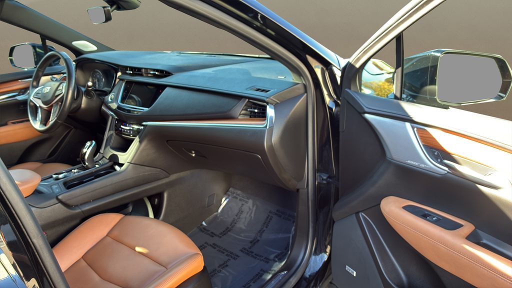 used 2022 Cadillac XT5 car, priced at $36,900