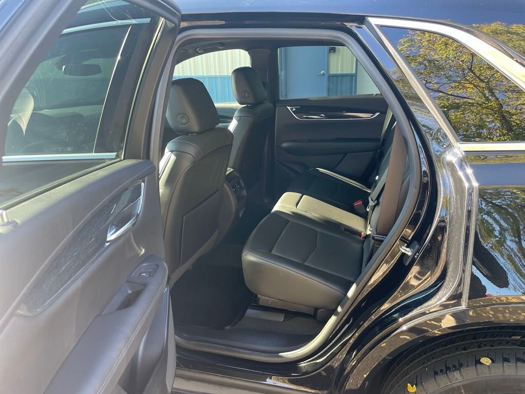 used 2022 Cadillac XT5 car, priced at $31,950