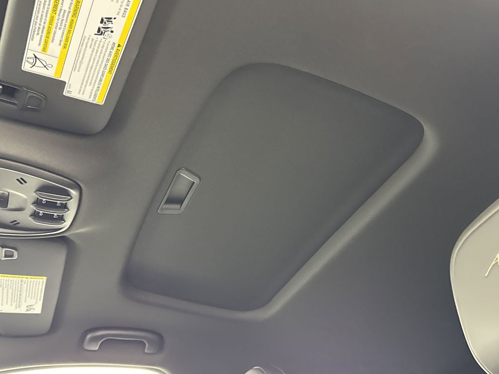new 2025 Buick Envista car, priced at $31,085