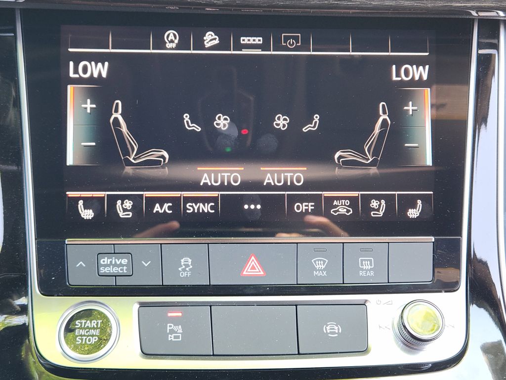 new 2025 Audi Q7 car, priced at $77,840