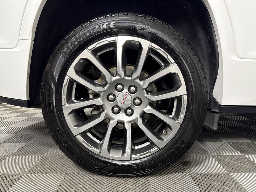 used 2020 GMC Acadia car, priced at $29,690