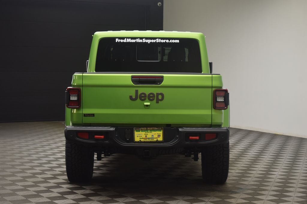 new 2025 Jeep Gladiator car, priced at $55,906