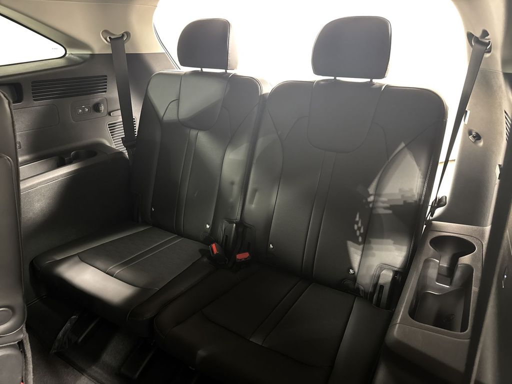 new 2025 Kia Sorento car, priced at $39,911