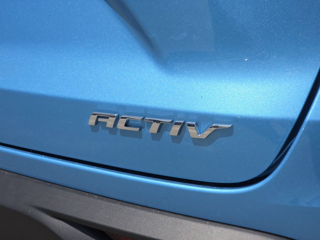 new 2025 Chevrolet Trax car, priced at $27,612