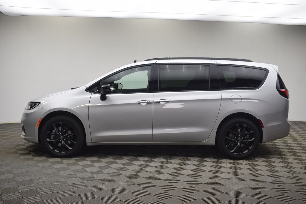 new 2026 Chrysler Pacifica car, priced at $56,460
