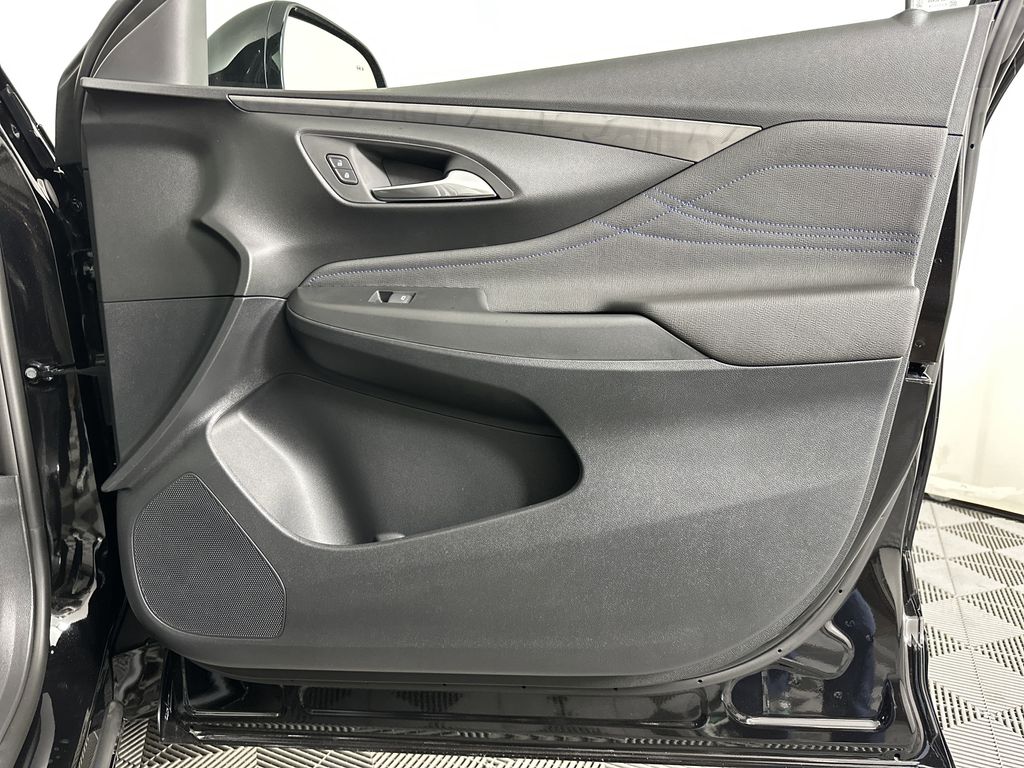 new 2025 Buick Envista car, priced at $29,570