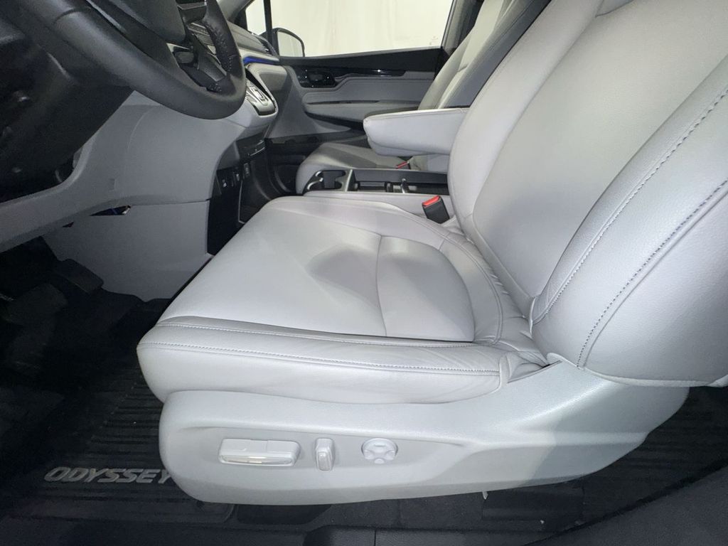 used 2024 Honda Odyssey car, priced at $39,903