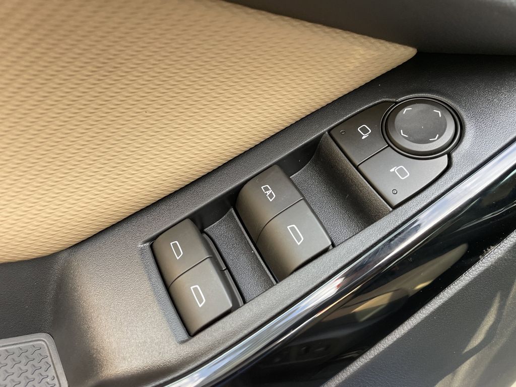 new 2026 Chevrolet Equinox car, priced at $32,900