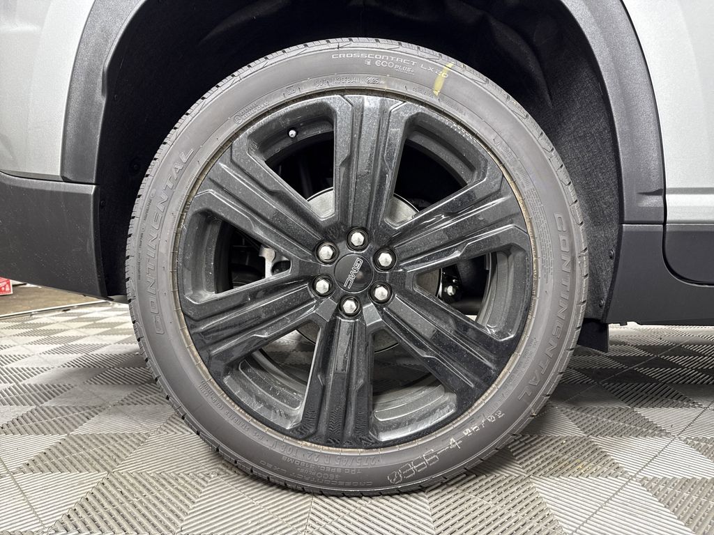 new 2025 GMC Acadia car, priced at $50,325