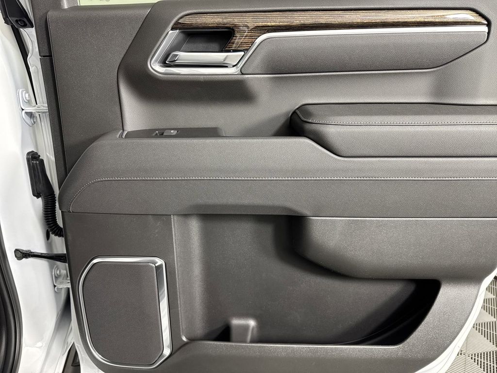 new 2025 GMC Sierra 1500 car, priced at $61,729