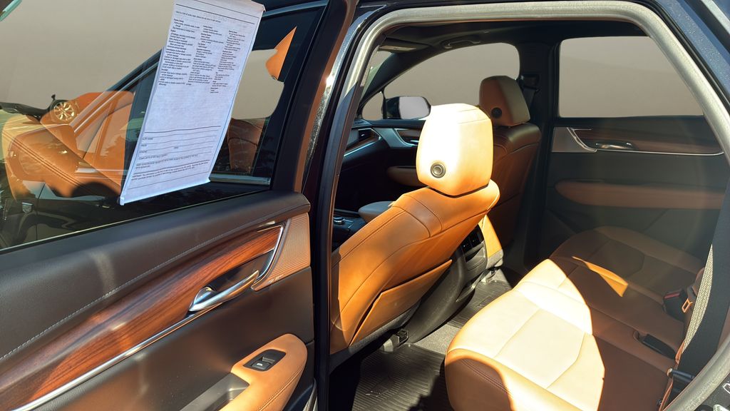 used 2022 Cadillac XT5 car, priced at $36,900