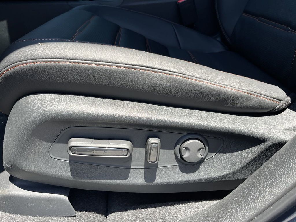new 2025 Honda CR-V Hybrid car, priced at $35,861