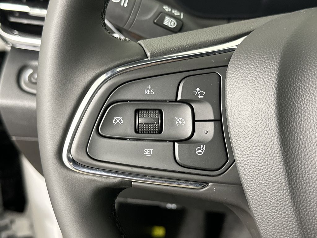 new 2025 Buick Envista car, priced at $30,095