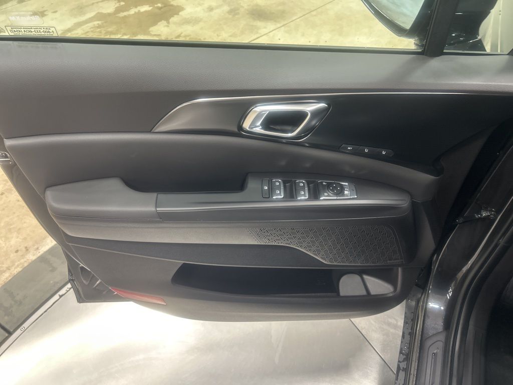 new 2026 Kia Carnival Hybrid car, priced at $52,598