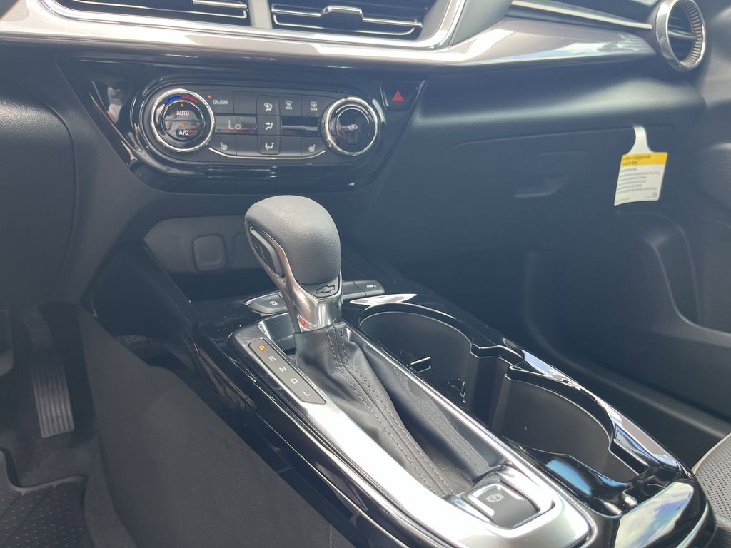 new 2025 Chevrolet Trax car, priced at $25,353