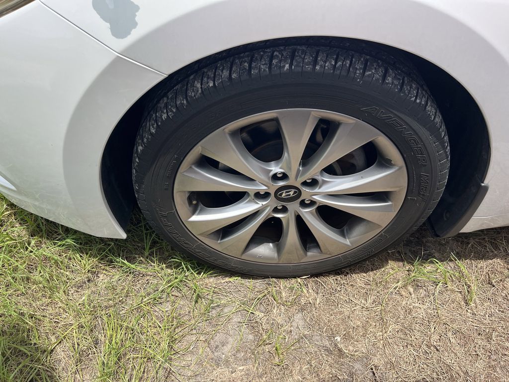 used 2014 Hyundai Azera car, priced at $8,591