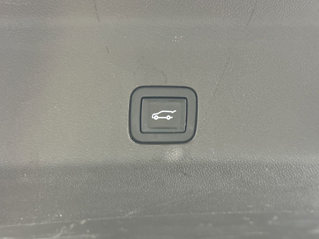 used 2021 GMC Yukon car, priced at $47,559