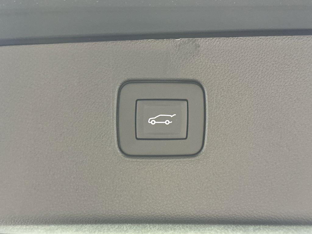 new 2025 Buick Envista car, priced at $27,375