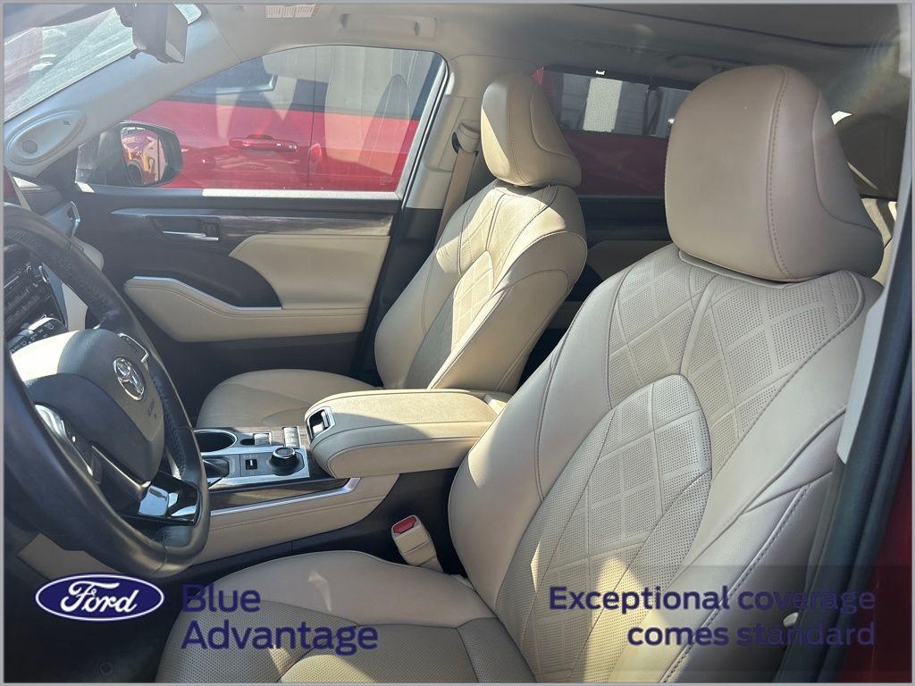used 2021 Toyota Highlander car, priced at $35,300