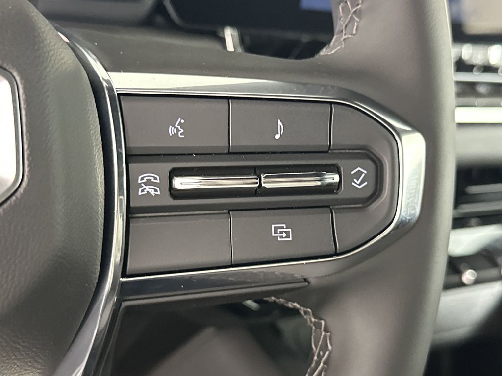 new 2025 GMC Canyon car, priced at $40,995