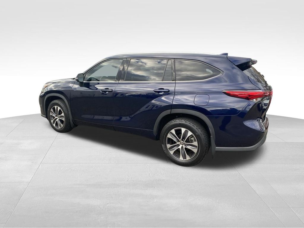 used 2020 Toyota Highlander car, priced at $28,950