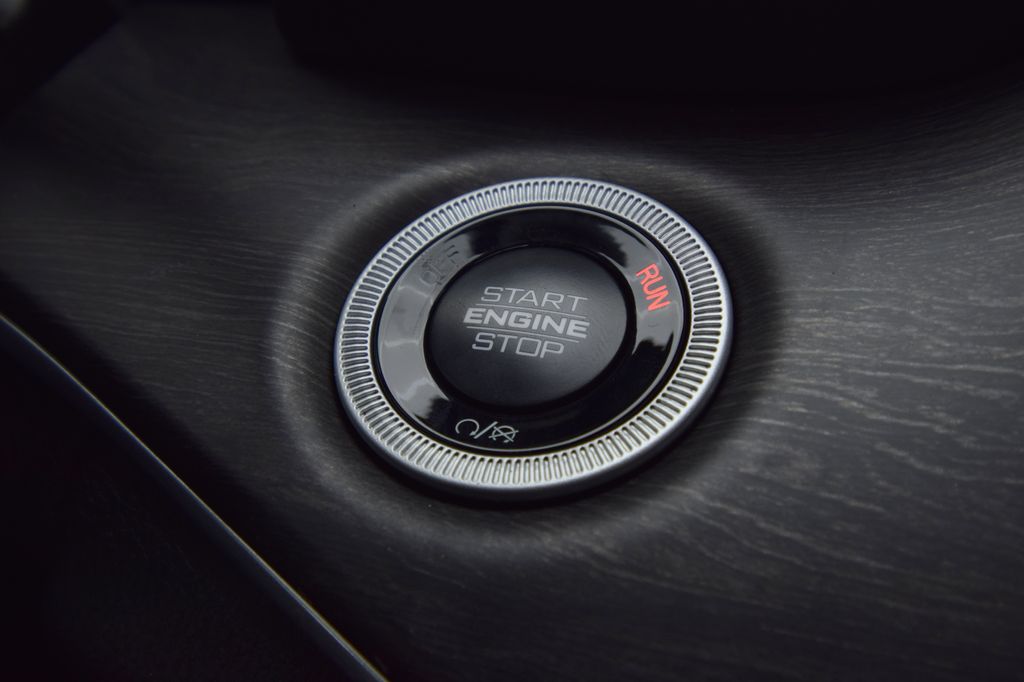 new 2025 Jeep Grand Cherokee car, priced at $52,304