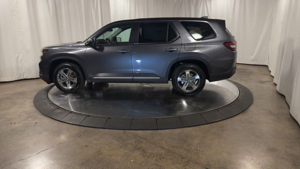 new 2025 Honda Pilot car, priced at $47,050