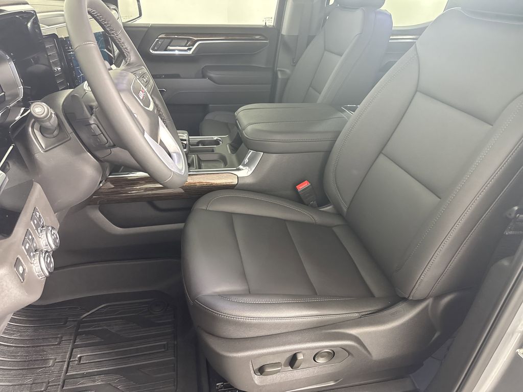 new 2025 GMC Sierra 1500 car, priced at $62,424