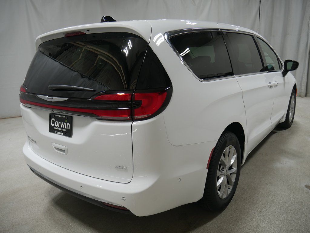 new 2024 Chrysler Pacifica car, priced at $40,345