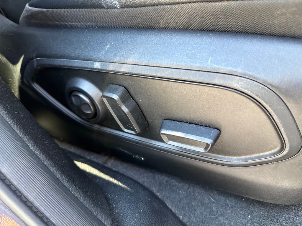 used 2021 Jeep Grand Cherokee L car, priced at $27,990