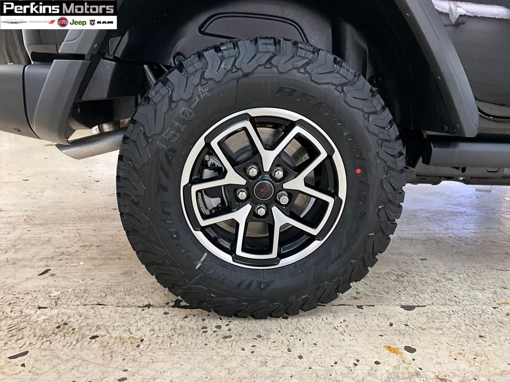 new 2025 Jeep Wrangler car, priced at $58,684