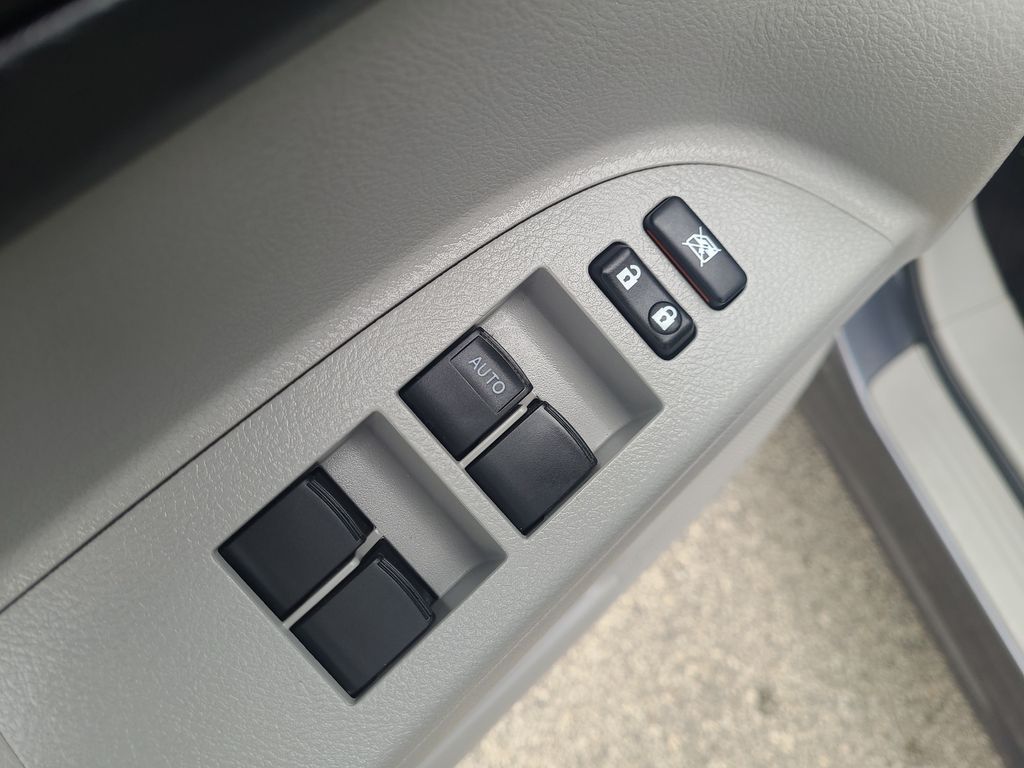 used 2013 Toyota Highlander car, priced at $15,794